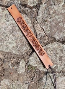 RONN, CARVED LEATHER BRACELET - WRISTBANDS{% if kategorie.adresa_nazvy[0] != zbozi.kategorie.nazev %} - LEATHER PRODUCTS{% endif %}