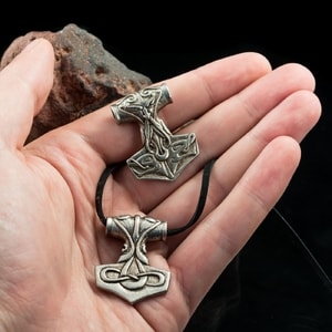 TÓR, THORS HAMMER, PENDANT, ZINC, ANTIQUE SILVER - VIKING PENDANTS{% if kategorie.adresa_nazvy[0] != zbozi.kategorie.nazev %} - JEWELLERY - BRONZE, ZINC{% endif %}