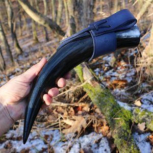 DRINKING HORN 0,3  + SCOTTISH THISTLE LEATHER HOLDER - DRINKING HORNS{% if kategorie.adresa_nazvy[0] != zbozi.kategorie.nazev %} - HORN PRODUCTS{% endif %}