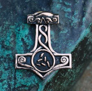 JOKKUM, THOR'S HAMMER, BRONZE - BRONZE HISTORICAL JEWELS{% if kategorie.adresa_nazvy[0] != zbozi.kategorie.nazev %} - JEWELLERY - BRONZE, ZINC{% endif %}