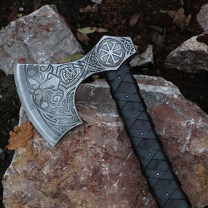 AXE OF PERUN, ETCHED WITH LEATHER - AXES, POLEWEAPONS{% if kategorie.adresa_nazvy[0] != zbozi.kategorie.nazev %} - WEAPONS - SWORDS, AXES, KNIVES{% endif %}