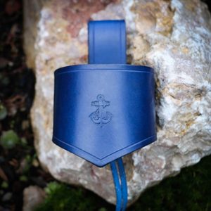 ANCHOR LEATHER HORN HOLDER - GIFT FOR SAILORS - DRINKING HORNS{% if kategorie.adresa_nazvy[0] != zbozi.kategorie.nazev %} - HORN PRODUCTS{% endif %}