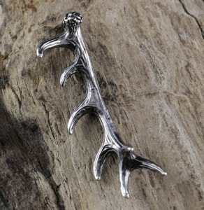 DEER ANTLER, PENDANT, TIN - ANIMAL PENDANTS{% if kategorie.adresa_nazvy[0] != zbozi.kategorie.nazev %} - JEWELLERY - BRONZE, ZINC{% endif %}