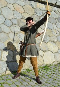 MEDIEVAL ARCHER, COSTUME RENTAL - COSTUME RENTALS{% if kategorie.adresa_nazvy[0] != zbozi.kategorie.nazev %} - FILM AND PROPS{% endif %}