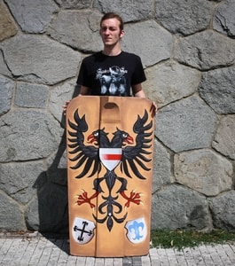 HAND PAINTED PAVISE, LONG WOODEN SHIELD EAGLE - PAINTED SHIELDS{% if kategorie.adresa_nazvy[0] != zbozi.kategorie.nazev %} - ARMOUR HELMETS, SHIELDS{% endif %}