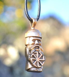 DOMOVOI, SLAVIC HOUSE SPIRIT - PROTECTOR WITH KOLOVRAT, BRONZE PENDANT - SLAWENAMULETTE{% if kategorie.adresa_nazvy[0] != zbozi.kategorie.nazev %} - SCHMUCKSTÜCKE{% endif %}