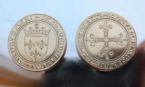 ECU VON CHARLES VIII, EINE NACHBILDUNG EINER FRANZÖSISCHEN MESSINGMÜNZE - MÜNZEN DES MITTELALTERS{% if kategorie.adresa_nazvy[0] != zbozi.kategorie.nazev %} - NUMISMATIK{% endif %}