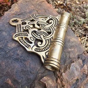 VIKING JELLING STYLE NEEDLE BOX - COSTUME BROOCHES, FIBULAE{% if kategorie.adresa_nazvy[0] != zbozi.kategorie.nazev %} - JEWELLERY - BRONZE, ZINC{% endif %}