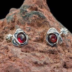 ETAIN, EARRINGS, GARNET, SILVER - EARRINGS WITH GEMSTONES, SILVER{% if kategorie.adresa_nazvy[0] != zbozi.kategorie.nazev %} - SILVER JEWELLERY{% endif %}