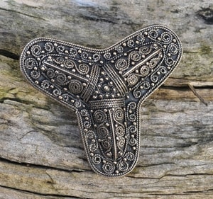 VIKING TREFOIL BROOCH, BRONZE - BRONZE HISTORICAL JEWELS{% if kategorie.adresa_nazvy[0] != zbozi.kategorie.nazev %} - JEWELLERY - BRONZE, ZINC{% endif %}