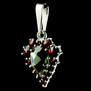 VENUS, MOLDAVITE, GARNET, SILVER PENDANT - PENDANTS{% if kategorie.adresa_nazvy[0] != zbozi.kategorie.nazev %} - SILVER JEWELLERY{% endif %}