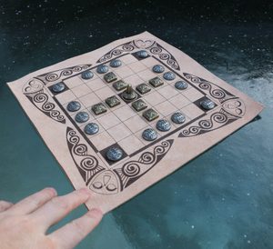 FIDCHELL, A CELTIC BOARD GAME VERSION CÚ CHULAINN WITH A LEATHER BOARD - CELTIC BOARD GAMES{% if kategorie.adresa_nazvy[0] != zbozi.kategorie.nazev %} - HISTORICAL BOARD GAMES{% endif %}