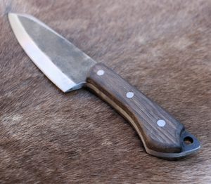 TORBEN GESCHMIEDETES MESSER - BUSHCRAFT - MESSER{% if kategorie.adresa_nazvy[0] != zbozi.kategorie.nazev %} - WAFFEN{% endif %}