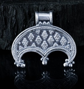 MORAVIA, RÉPLIQUE DE LUNULE, PENDENTIF EN ARGENT TYPE 3 - PENDENTIFS{% if kategorie.adresa_nazvy[0] != zbozi.kategorie.nazev %} - BIJOUX EN ARGENT{% endif %}