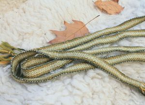 BLUE TABLET WOVEN BELT, GREEN,YELLOW XX, 1 M - DECORATIVE TEXTILE BELTS{% if kategorie.adresa_nazvy[0] != zbozi.kategorie.nazev %} - SHOES, COSTUMES{% endif %}