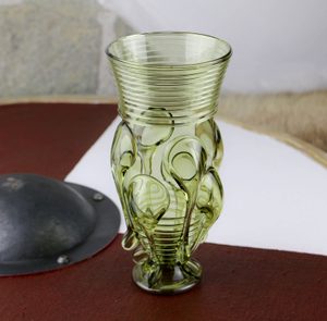 ANGLO-SAXON CLAW BEAKER, FINGLESHAM, ENGLAND, VI. CENTURY - HISTORICAL GLASS{% if kategorie.adresa_nazvy[0] != zbozi.kategorie.nazev %} - CERAMICS, GLASS{% endif %}