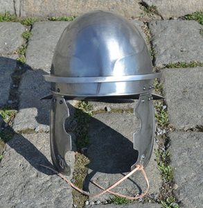 ROMAN LEGIONARY HELMET FOR REENACTMENT - ROMÄNISCHE UND KELTISCHE HELME{% if kategorie.adresa_nazvy[0] != zbozi.kategorie.nazev %} - RÜSTUNGEN{% endif %}