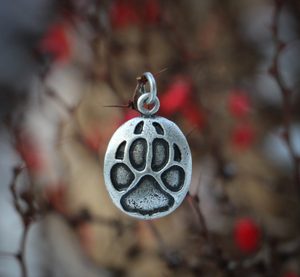 WOLF TRACK, PENDANT, TIN - ANIMAL PENDANTS{% if kategorie.adresa_nazvy[0] != zbozi.kategorie.nazev %} - JEWELLERY - BRONZE, ZINC{% endif %}