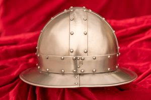 KETTLE HAT WITH RIVETS, HELMET - MEDIEVAL HELMETS{% if kategorie.adresa_nazvy[0] != zbozi.kategorie.nazev %} - ARMOUR HELMETS, SHIELDS{% endif %}