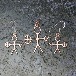 NOAIDI - SAMI SHAMAN, JEWELLERY SET, BRONZE - PENDANTS, NECKLACES{% if kategorie.adresa_nazvy[0] != zbozi.kategorie.nazev %} - JEWELLERY - BRONZE, ZINC{% endif %}