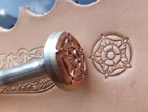 MEDIEVAL ROSE, LEATHER STAMP - LEATHER STAMPS{% if kategorie.adresa_nazvy[0] != zbozi.kategorie.nazev %} - LEATHER PRODUCTS{% endif %}