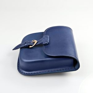 GENTLEMAN, LEDERTASCHE - BLAU - TASCHEN{% if kategorie.adresa_nazvy[0] != zbozi.kategorie.nazev %} - LEDERPRODUKTE{% endif %}