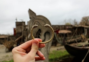 FLÓKI, VIKING BRASS ARMBAND VON WULFLUND - HISTORISCHEN REPLIKEN AUS BRONZE{% if kategorie.adresa_nazvy[0] != zbozi.kategorie.nazev %} - SCHMUCKSTÜCKE{% endif %}