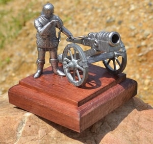 ARTILLERYMAN, HISTORICAL TIN STATUE - PEWTER FIGURES{% if kategorie.adresa_nazvy[0] != zbozi.kategorie.nazev %} - PAGAN DECORATIONS{% endif %}