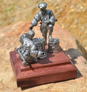 LANDSKNECHTS PLAY DICE, HISTORICAL TIN STATUE - PEWTER FIGURES{% if kategorie.adresa_nazvy[0] != zbozi.kategorie.nazev %} - PAGAN DECORATIONS{% endif %}