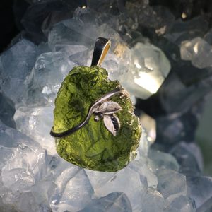 KATICA, MOLDAVITE, SILVER PENDANT AG 925 - MOLDAVITES, CZECH{% if kategorie.adresa_nazvy[0] != zbozi.kategorie.nazev %} - SILVER JEWELLERY{% endif %}