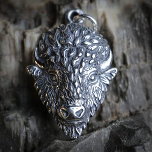 TATANKA - BISON SILVER PENDANT - PENDANTS{% if kategorie.adresa_nazvy[0] != zbozi.kategorie.nazev %} - SILVER JEWELLERY{% endif %}