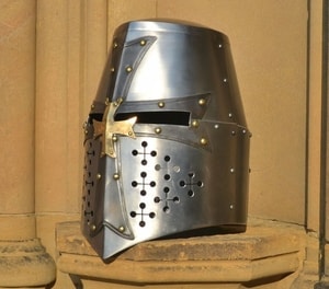 GRAND MASTER, CRUSADER GREAT HELMET WITH THE CROSS - MEDIEVAL HELMETS{% if kategorie.adresa_nazvy[0] != zbozi.kategorie.nazev %} - ARMOUR HELMETS, SHIELDS{% endif %}