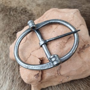 HAND FORGED BELT BUCKLE - BROOCHES, JEWELS, FIBULAE{% if kategorie.adresa_nazvy[0] != zbozi.kategorie.nazev %} - SMITHY WORKS, COINS{% endif %}