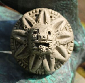 QUETZALCOATL, FEATHERED SERPENT, AZTEC SCULPTURE, REPLICA - AMERICA - INCAS, MAYA AND AZTECS{% if kategorie.adresa_nazvy[0] != zbozi.kategorie.nazev %} - HOME DECOR{% endif %}