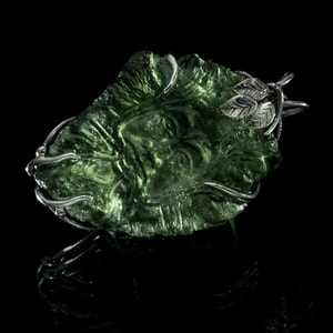 GREEN MAN, MOLDAVITE GLYPTICS, SILVER NECKLACE - MOLDAVITES, CZECH{% if kategorie.adresa_nazvy[0] != zbozi.kategorie.nazev %} - SILVER JEWELLERY{% endif %}