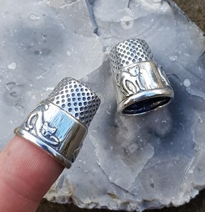 CATS, SILVER THIMBLE - RINGS{% if kategorie.adresa_nazvy[0] != zbozi.kategorie.nazev %} - SILVER JEWELLERY{% endif %}