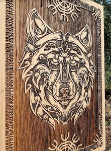 VIKING WOLF WALL DECORATION 45CM OAK - HOLZFIGUREN{% if kategorie.adresa_nazvy[0] != zbozi.kategorie.nazev %} - HOLZPRODUKTE{% endif %}