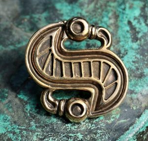 LANGOBARDIC S-SHAPED BROOCH, BRONZE, REPRODUCTION - BRONZE HISTORICAL JEWELS{% if kategorie.adresa_nazvy[0] != zbozi.kategorie.nazev %} - JEWELLERY - BRONZE, ZINC{% endif %}