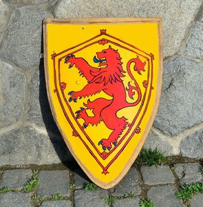 GOTISCHER BEMALTER SCHILD - SCHOTTLAND, BEMALT, KAMPF FÜR HMB - KAMPFSCHILDE{% if kategorie.adresa_nazvy[0] != zbozi.kategorie.nazev %} - RÜSTUNGEN{% endif %}