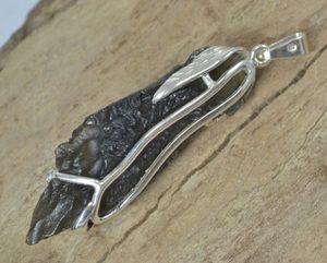 ARBOR STELLAS, NATURAL MOLDAVITE PENDANT, STERLING SILVER - MOLDAVITE{% if kategorie.adresa_nazvy[0] != zbozi.kategorie.nazev %} - SILBER SCHMUCKSTÜCKE{% endif %}