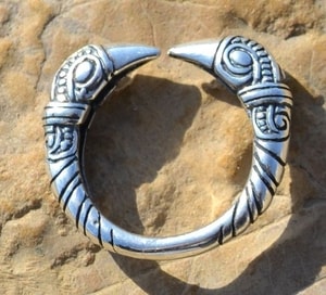 VIKING RAVEN HEAD RING, SILVER 925 - RINGS{% if kategorie.adresa_nazvy[0] != zbozi.kategorie.nazev %} - SILVER JEWELLERY{% endif %}