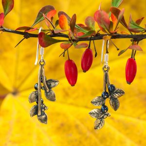 BLUEBERRIES, EARRINGS, BRONZE - COSTUME JEWELLERY{% if kategorie.adresa_nazvy[0] != zbozi.kategorie.nazev %} - JEWELLERY - BRONZE, ZINC{% endif %}