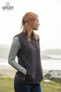 ARAN WOMEN'S COUNTRY LIFE BODY WARMER - WOOLEN SWEATERS AND VESTS{% if kategorie.adresa_nazvy[0] != zbozi.kategorie.nazev %} - WOOLEN PRODUCTS, IRELAND{% endif %}