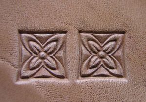 FLOWER IN FRAME, LEATHER STAMP - LEATHER STAMPS{% if kategorie.adresa_nazvy[0] != zbozi.kategorie.nazev %} - LEATHER PRODUCTS{% endif %}