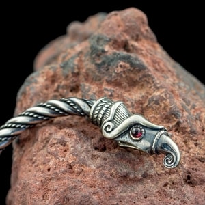 HUGINN AND MUNINN, VIKING BRACELET, SILVER - BRACELETS{% if kategorie.adresa_nazvy[0] != zbozi.kategorie.nazev %} - SILVER JEWELLERY{% endif %}