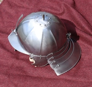 LOBSTER-TAILED POT HELMET, 17TH CENTURY - OTHER HELMETS{% if kategorie.adresa_nazvy[0] != zbozi.kategorie.nazev %} - ARMOUR HELMETS, SHIELDS{% endif %}