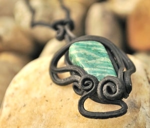 AMAZONITE PENDANT - FANTASY JEWELS{% if kategorie.adresa_nazvy[0] != zbozi.kategorie.nazev %} - JEWELLERY - BRONZE, ZINC{% endif %}