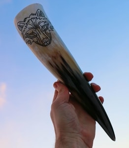 VUK - WOLF, DRINKING HORN - DRINKING HORNS{% if kategorie.adresa_nazvy[0] != zbozi.kategorie.nazev %} - HORN PRODUCTS{% endif %}