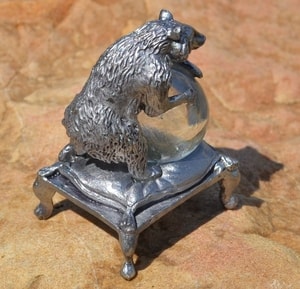 BEAR. TIN FIGURE - PEWTER FIGURES{% if kategorie.adresa_nazvy[0] != zbozi.kategorie.nazev %} - PAGAN DECORATIONS{% endif %}