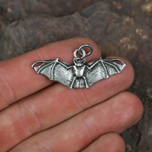 BAT PENDANT, ZINC, ANTIQUE SILVER - ANIMAL PENDANTS{% if kategorie.adresa_nazvy[0] != zbozi.kategorie.nazev %} - JEWELLERY - BRONZE, ZINC{% endif %}